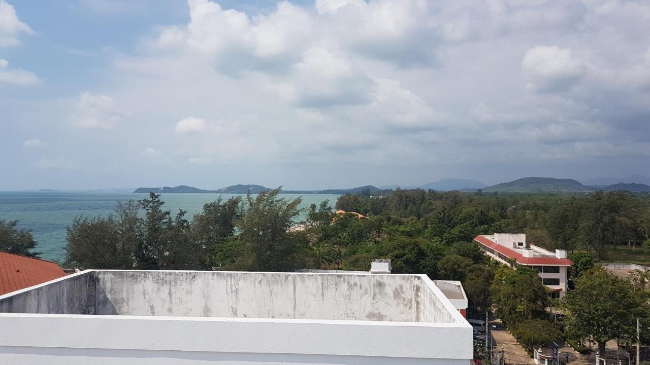 Seaview B63 Apartment